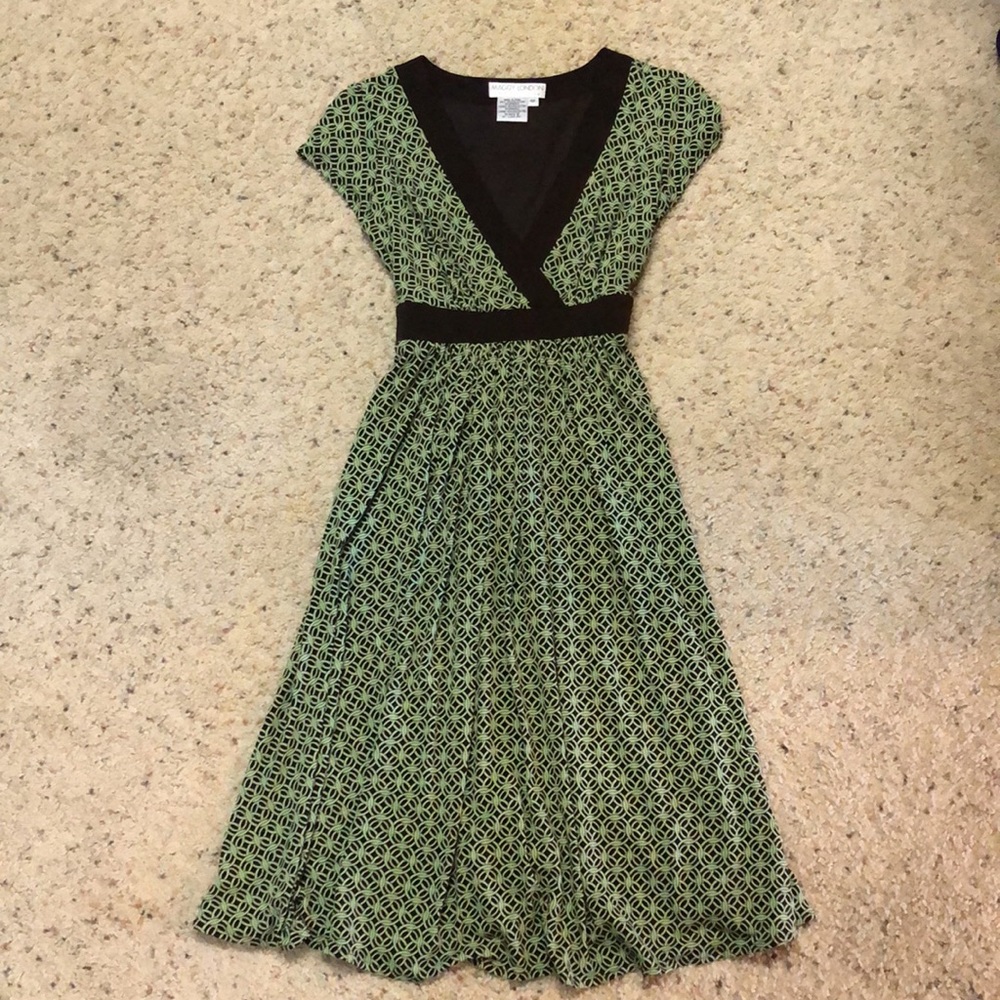 Maggie London Dress knee length petite 4P